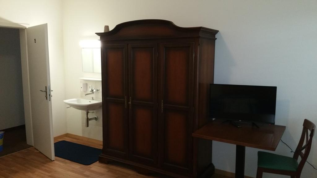 Hotel Mare&Monti Bassersdorf Zimmer foto