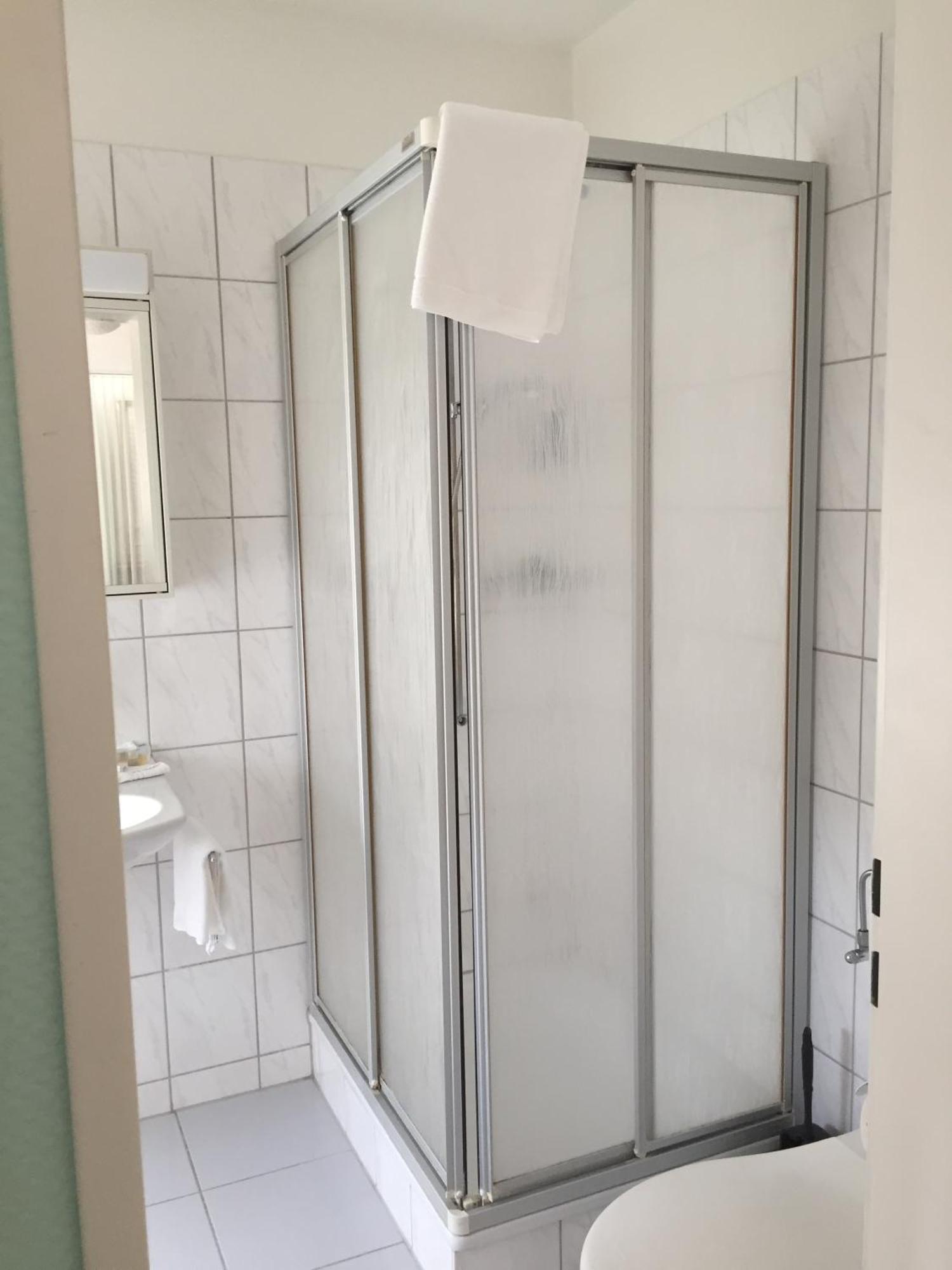 Hotel Mare&Monti Bassersdorf Zimmer foto